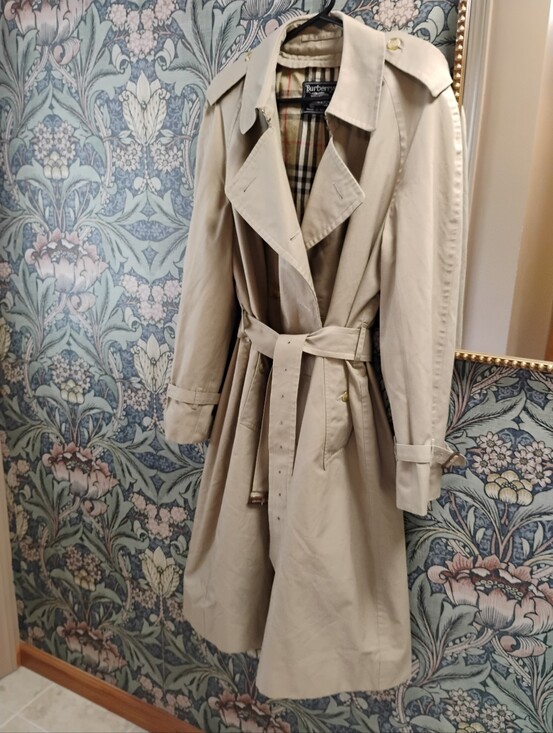 Burberry Jackets & Blazers - Burberry Beige Trench Coat with Classic Nova Check Lining